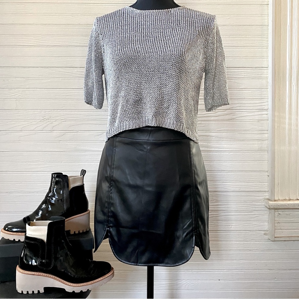 topshop | Metallic Silver Short Sleeve Knit Cropped Top